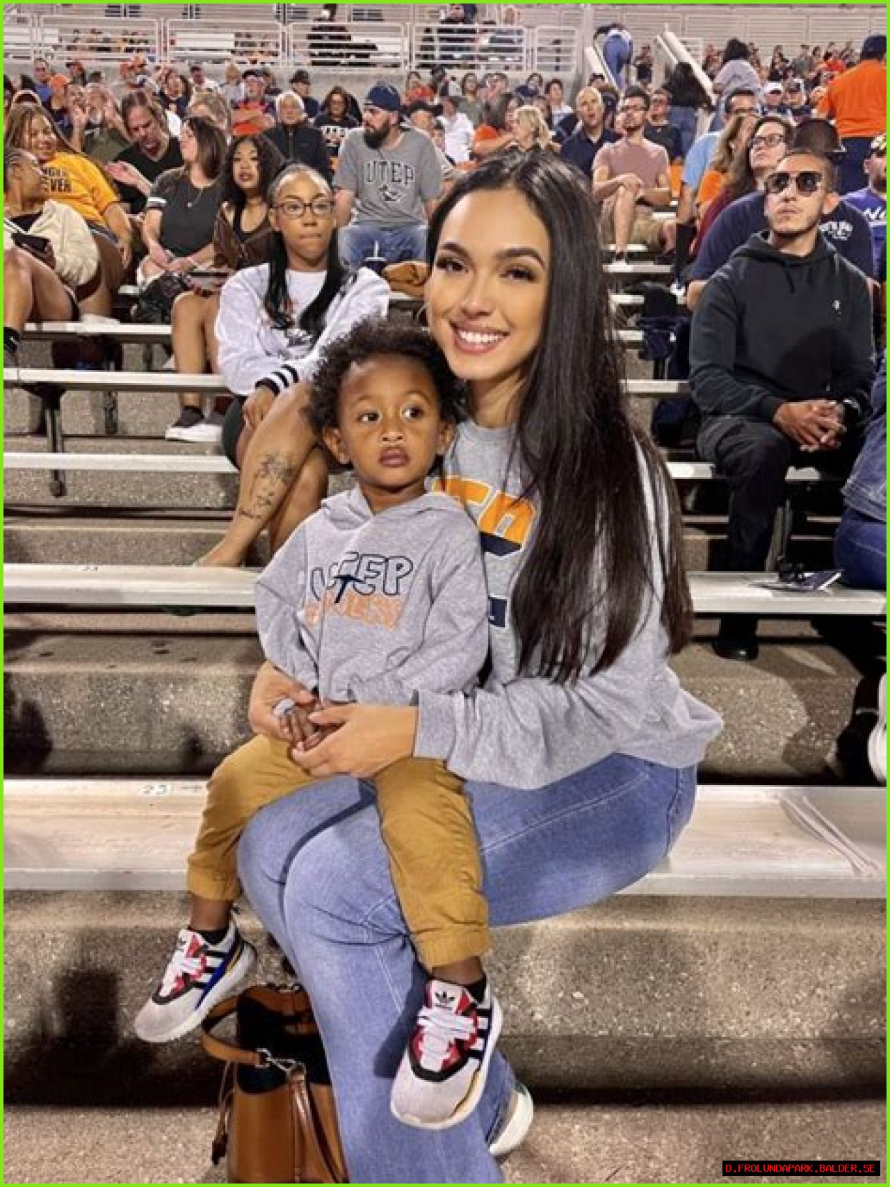 Aaron Jones family, wife, children, parents, siblings